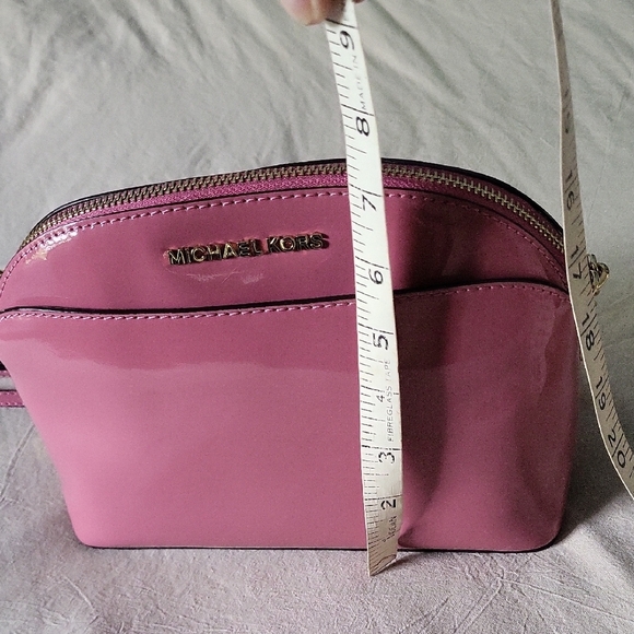 Michael Kors Pink Patent Crossbody Bag with Gold Chain - Picture 8 of 9